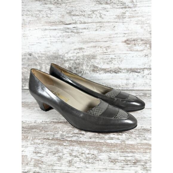 Women's Salvatore Ferragamo Dark Gray Leather Low Heel Pumps Sz 6.5AA (Narrow) - Picture 1 of 10